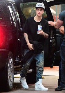 Justin Bieber is all smiles in NYC after leaving drama in LA behind