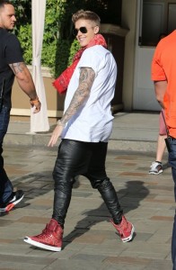 Justin-Bieber-Louis-Vuitton-Road-Sneakers