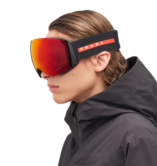 PRADA（プラダ）からスノー用ゴーグルとヘルメットが発売！*