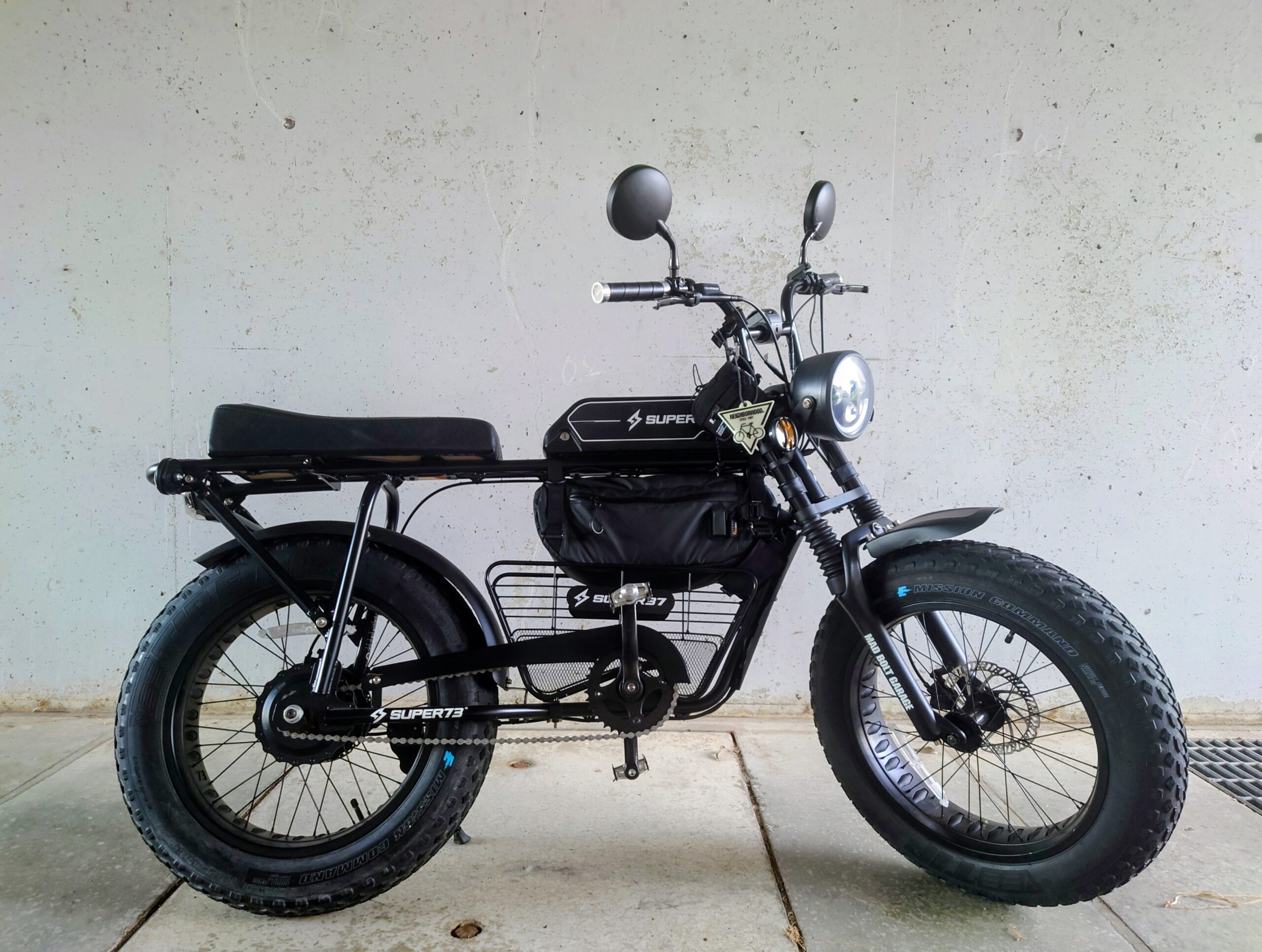 SUPER73-SG1を買って良かった！？芸能人の愛用モデル＆カスタム愛車を 